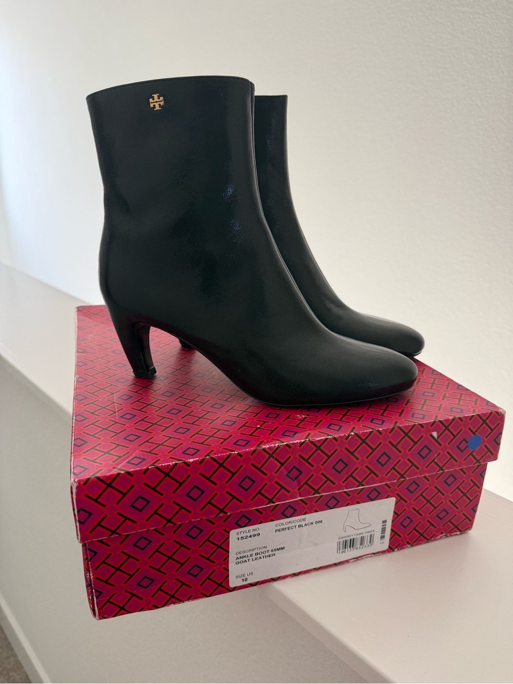 Tory Burch Black Leather Mid-Heel Booties with Signature Logo Size 10 - Picture 2 of 11